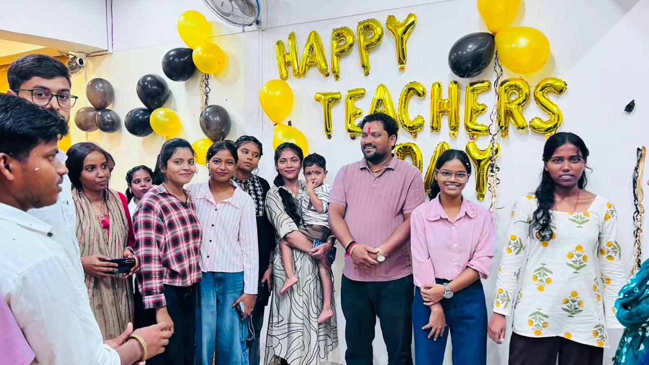 Pankaj Sir providing personalized English mentorship and exam tips to students in Dhanbad