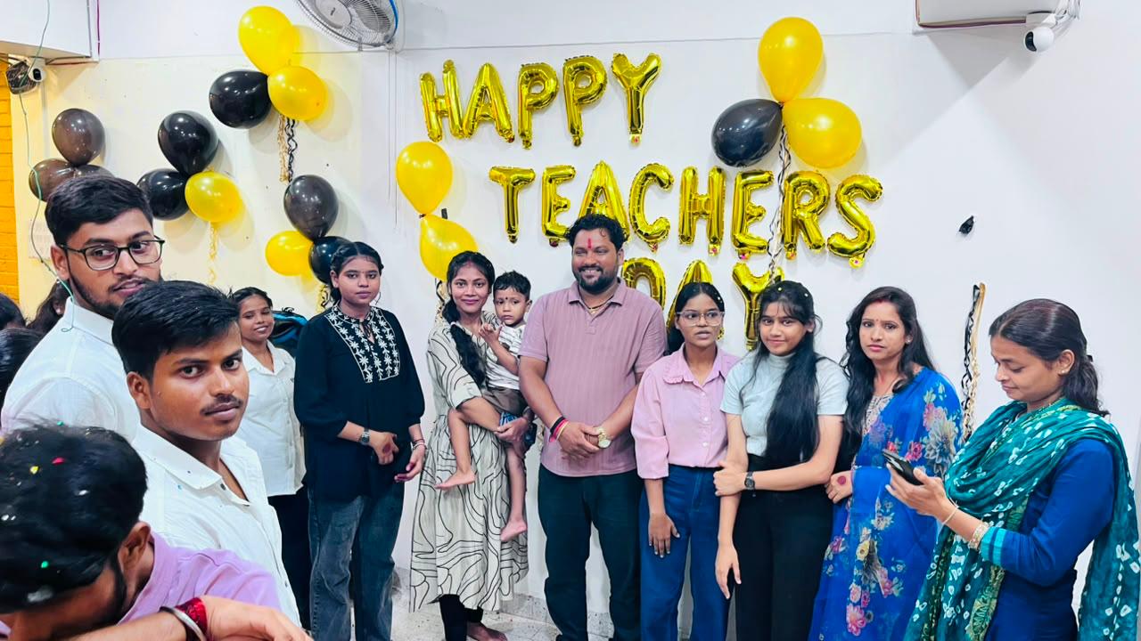 Student gathering and felicitation ceremony at The Pankaj English Classes City Centre campus